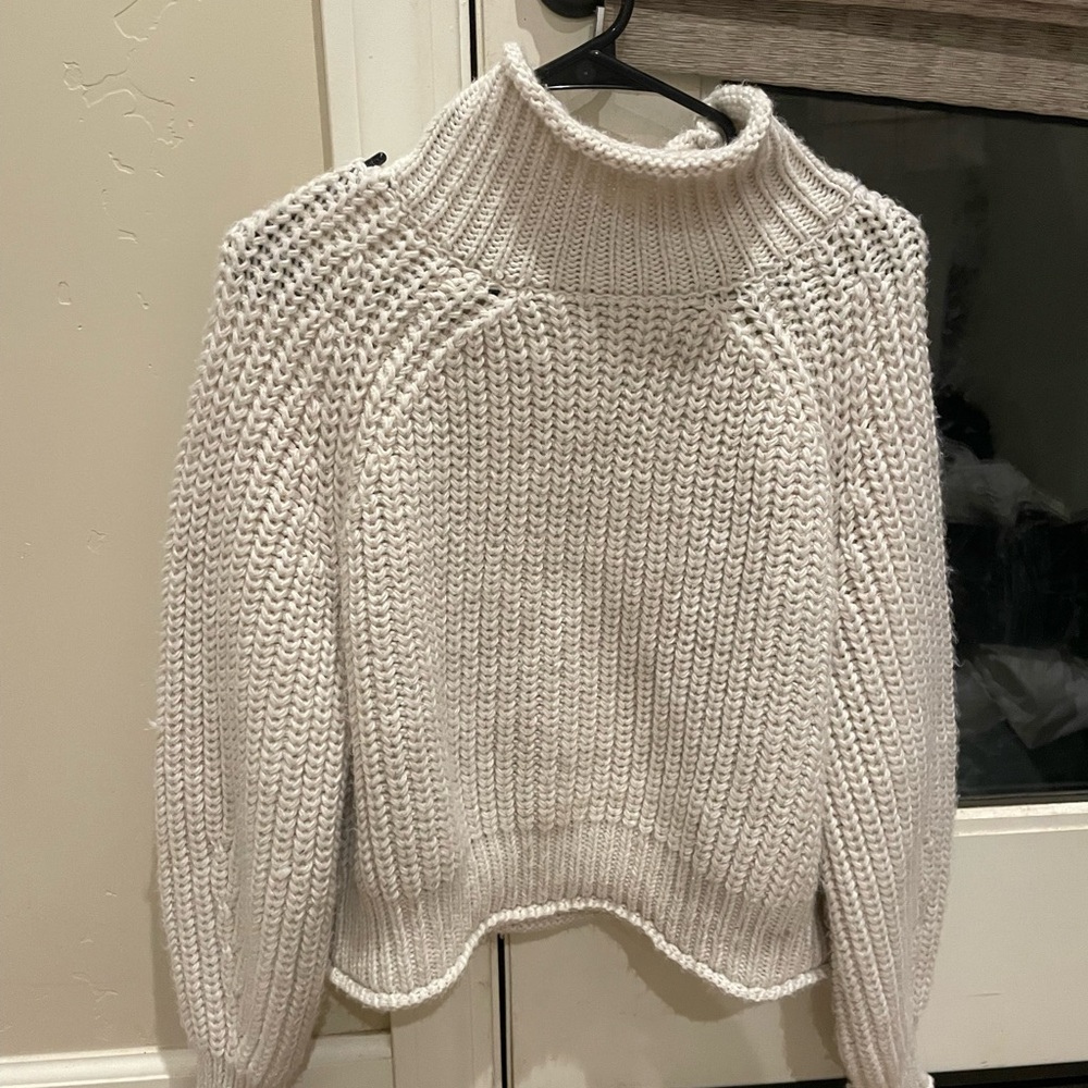 h&m cream sweater